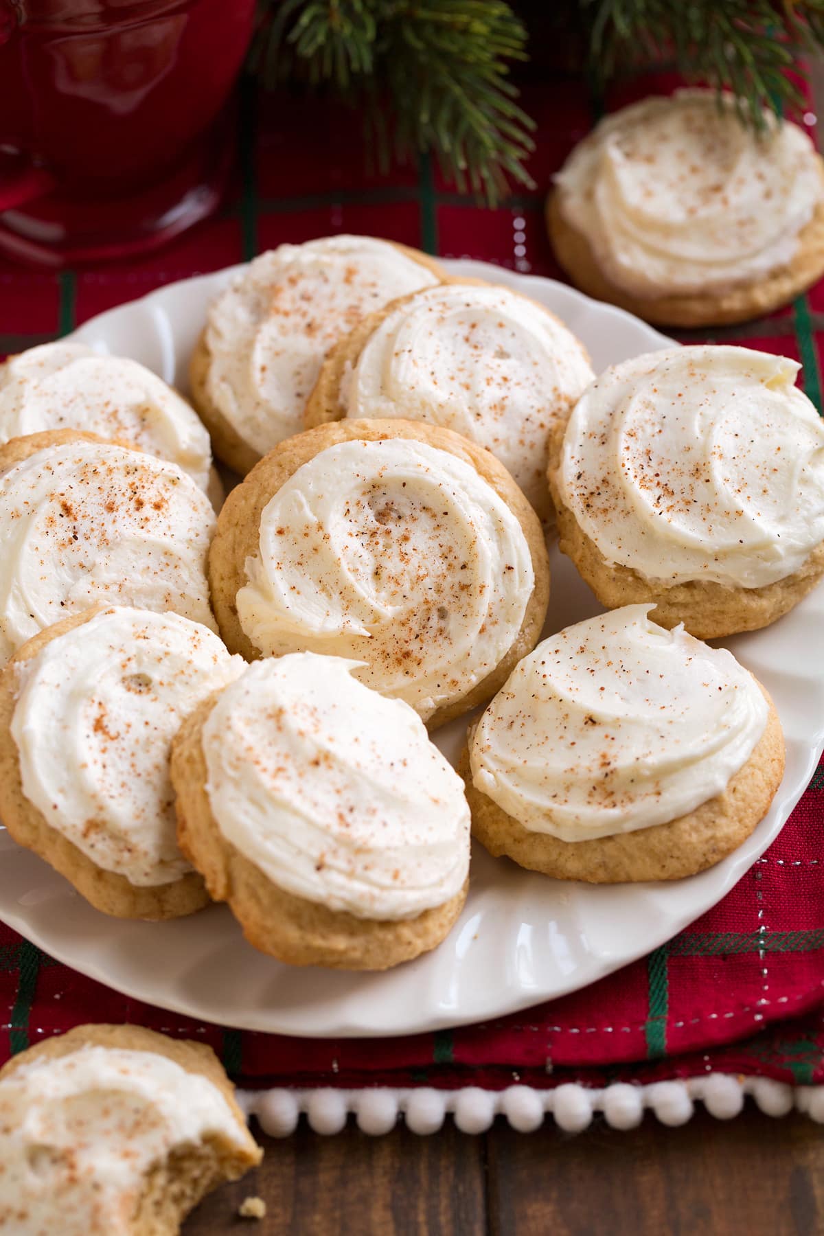 Melt-in-Your-Mouth Eggnog Meltaways: The Star of Your Christmas Tray